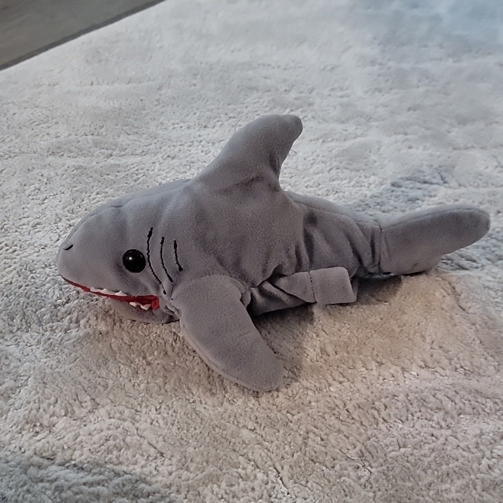 (J2) Shark plush creations hand puppet